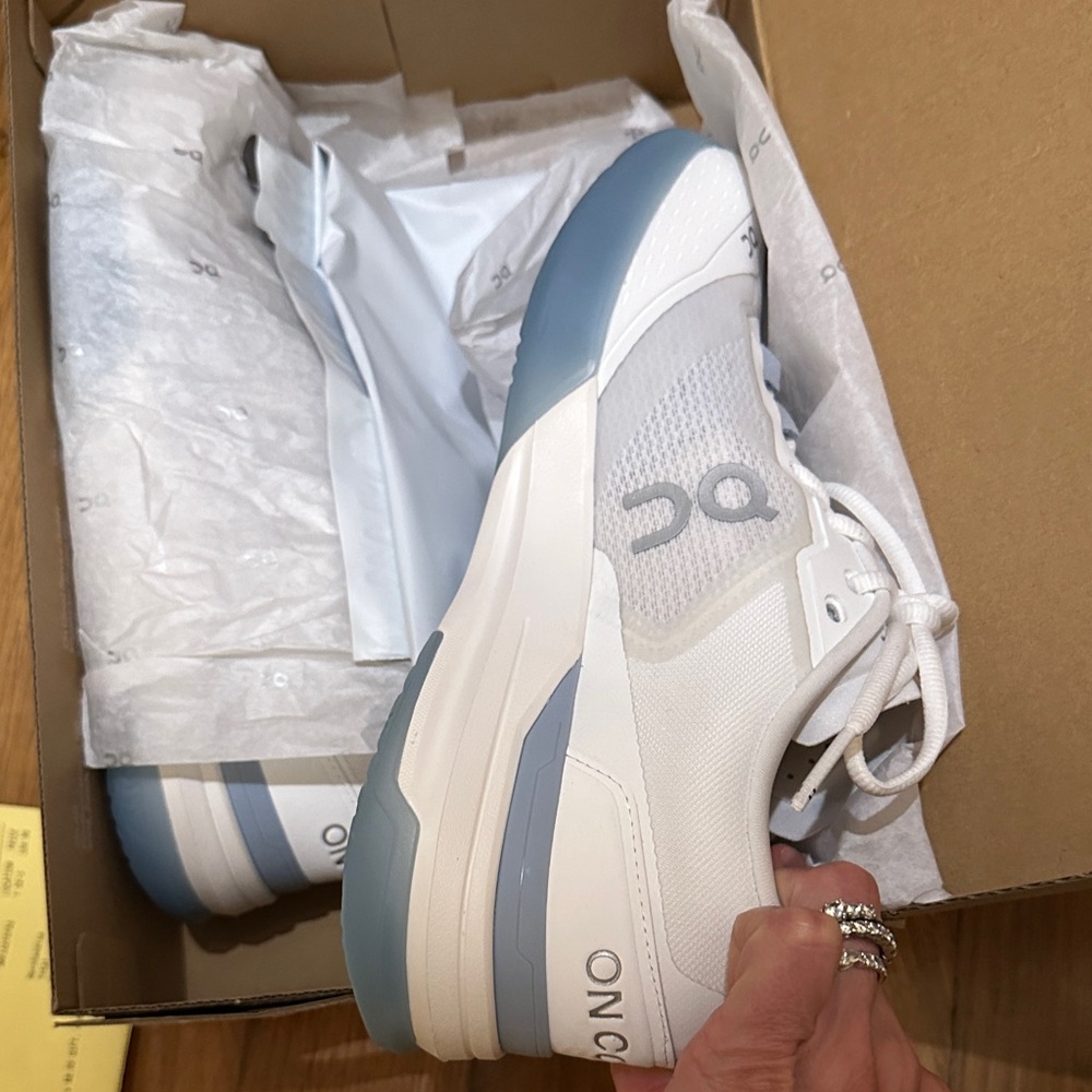 THE ROGER ADV Pro White Athletic Shoes - Picture 6 of 6